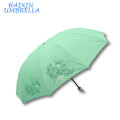 Cadre en acier d&#39;ODM d&#39;OEM grande taille 28 pouces logo fait sur commande 3 Pliez le parapluie vert de protection de main de Sun avec l&#39;argent enduisant pour des femmes